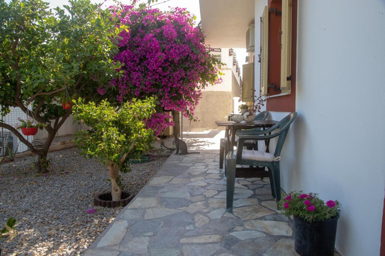 Flowers Studios Скала Экстерьер фото