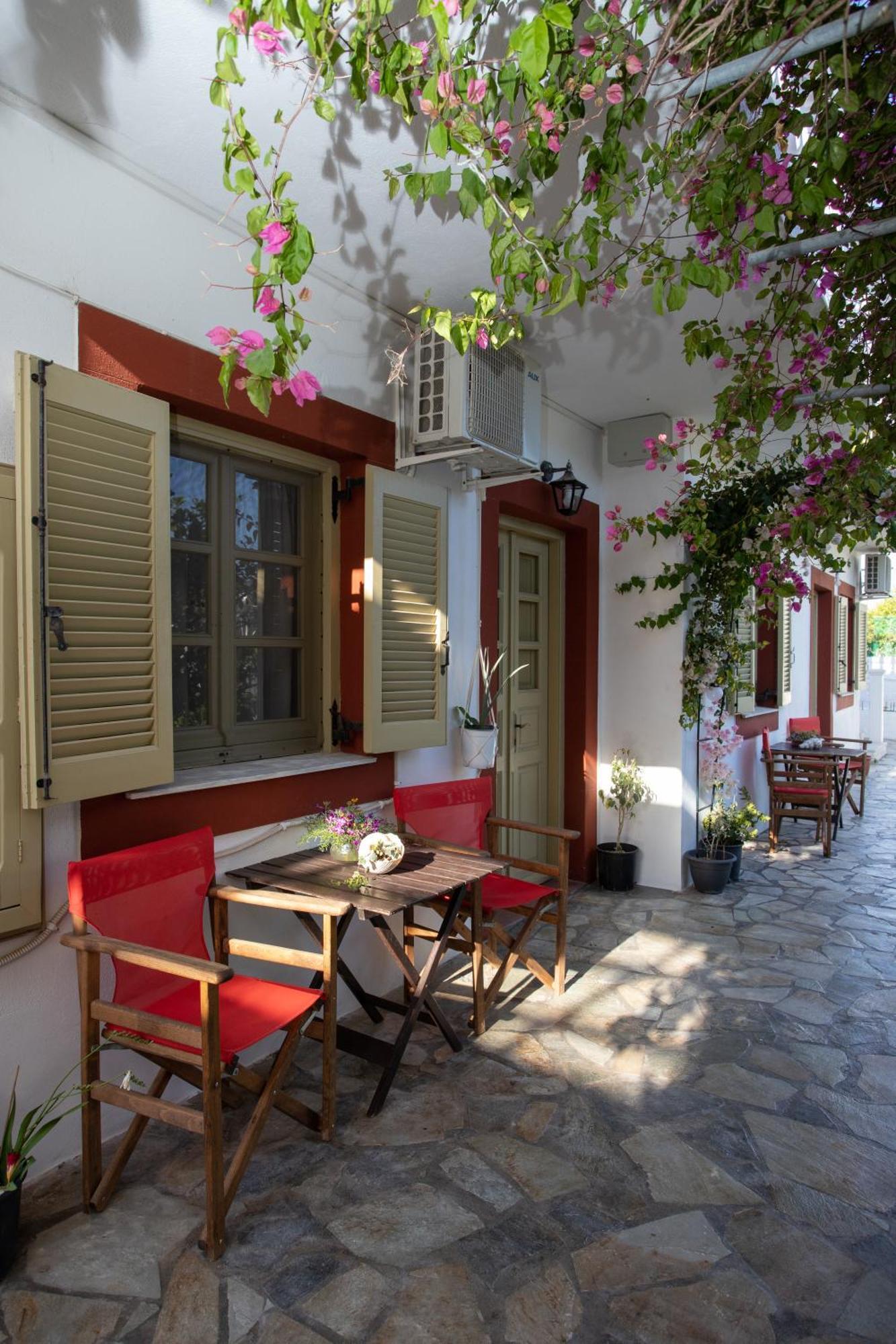 Flowers Studios Скала Экстерьер фото