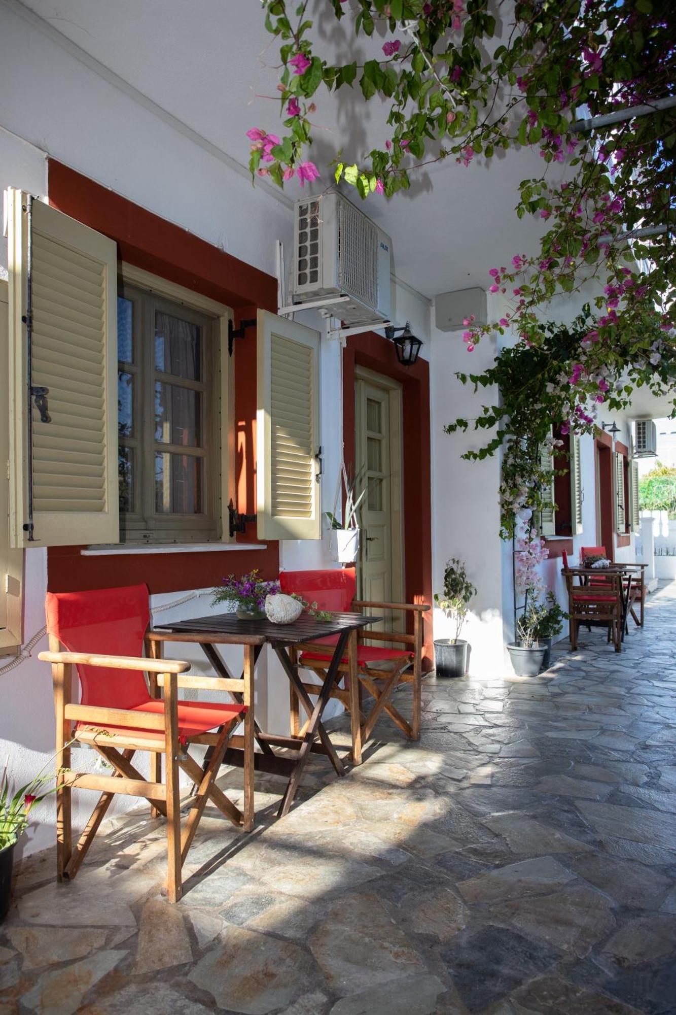 Flowers Studios Скала Экстерьер фото