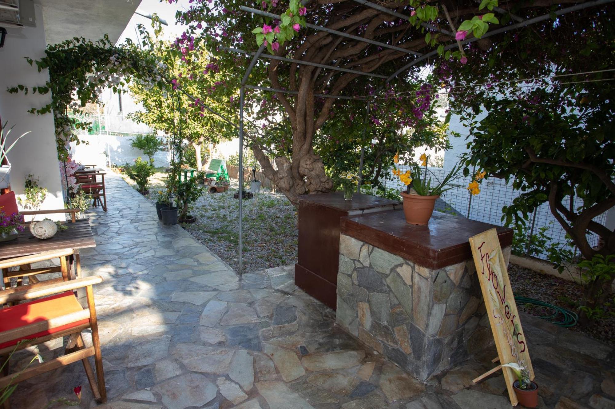 Flowers Studios Скала Экстерьер фото
